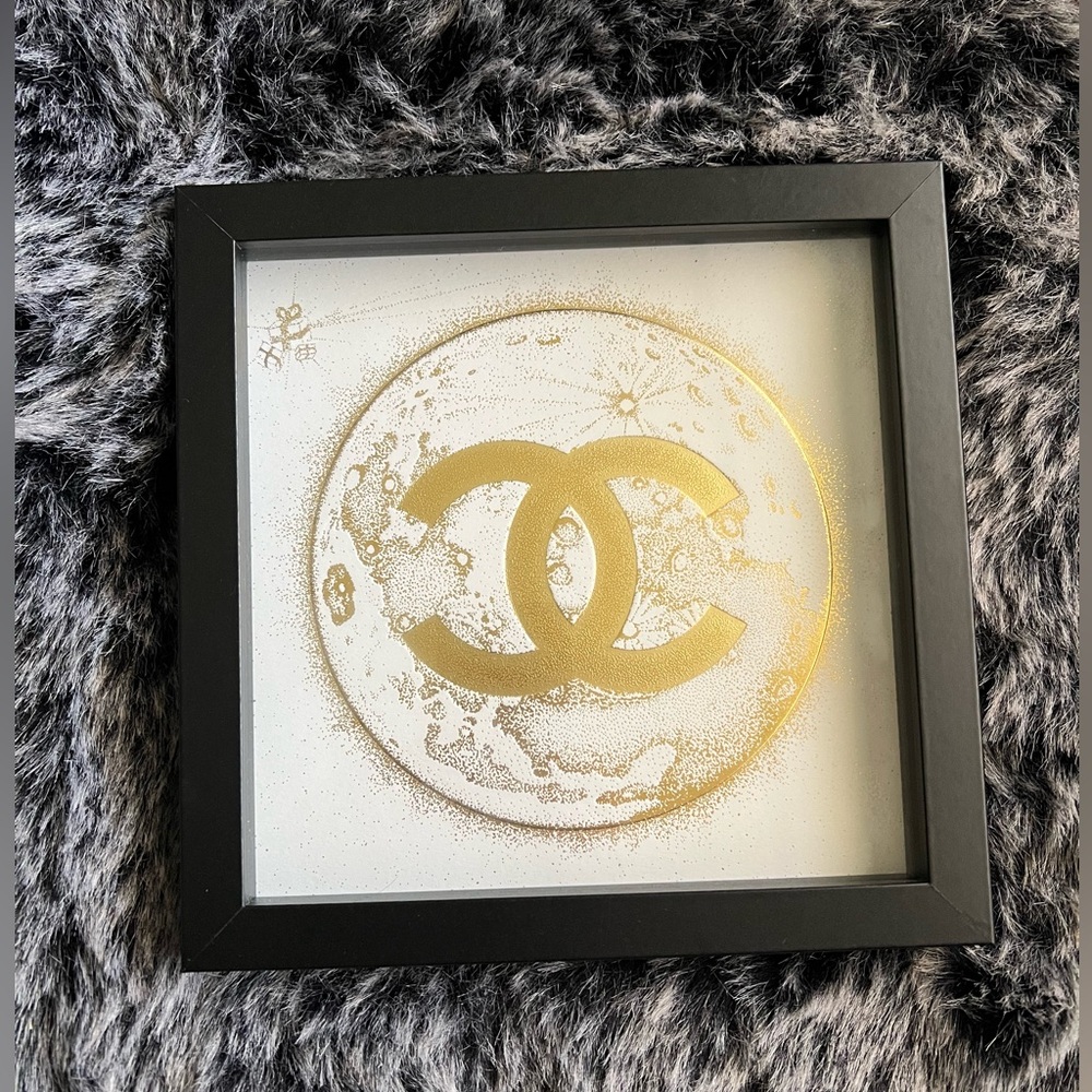 Elegant Black and Gold CHANEL Wall Decor Set - Picture 3 of 9
